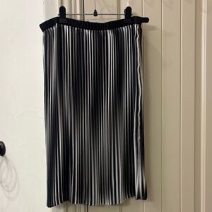 Eileen Fisher Black and Gray Pleated Midi Skirt